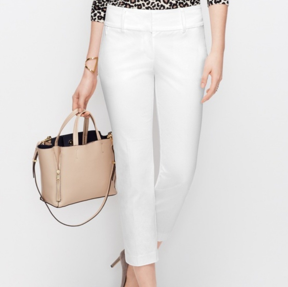 Ann Taylor • Curvy White Capris